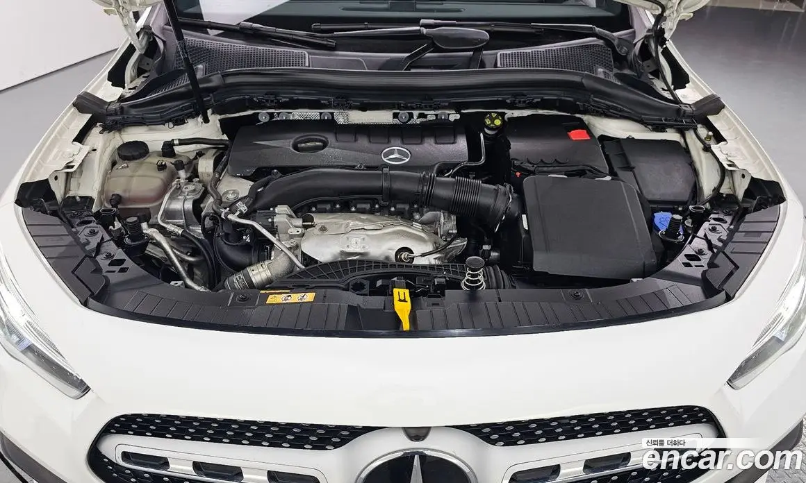 Mercedes-Benz GLA-Class 2022 2.0 автомат (гидро), фото 6