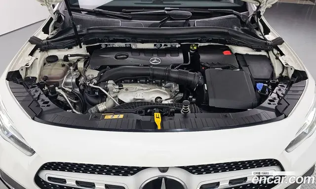 Mercedes-Benz GLA-Class 2022 2.0 автомат (гидро), миниатюра 6