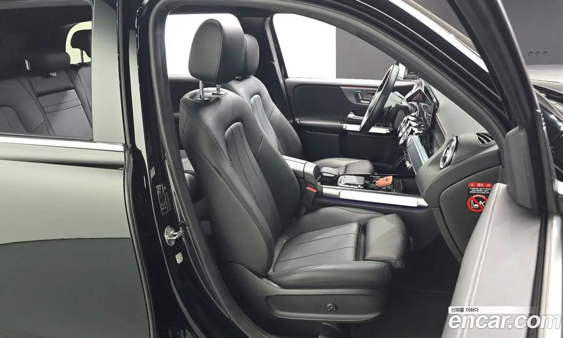Mercedes-Benz GLB-Class 2021 2.0 автомат (гидро), фото 16