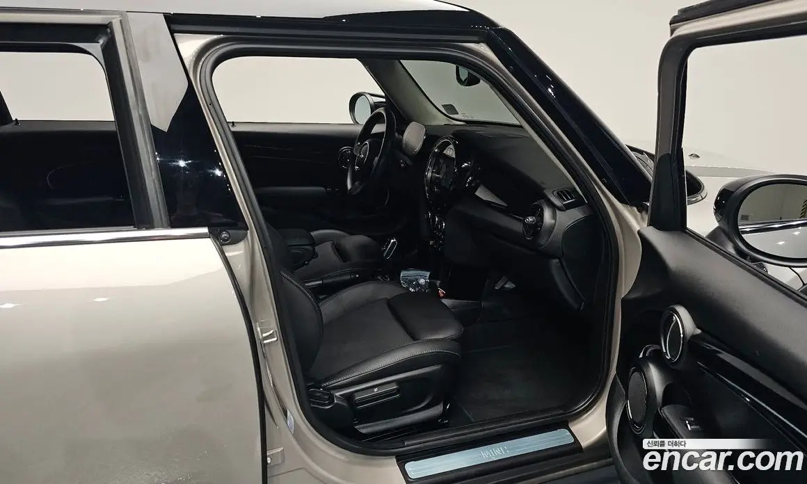 Mini Cooper 2021 1.5 автомат (гидро), фото 16