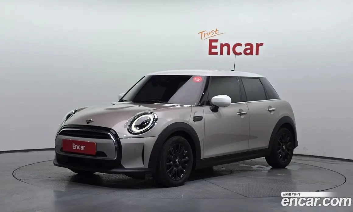 Mini Cooper 2024 1.5 автомат (гидро), фото 1 Mini Cooper 2024 1.5 автомат (гидро), фото 1