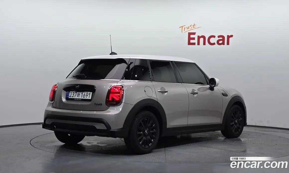 Mini Cooper 2024 1.5 автомат (гидро), фото 2 Mini Cooper 2024 1.5 автомат (гидро), фото 2