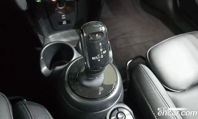 Mini Cooper 2024 1.5 автомат (гидро), миниатюра 12