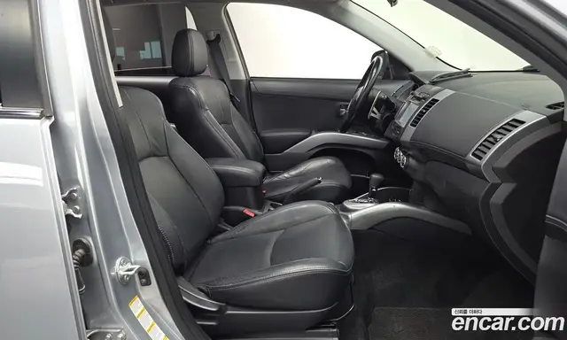 Mitsubishi Outlander 2010 2.4 автомат (гидро), миниатюра 11 Mitsubishi Outlander 2010 2.4 автомат (гидро), миниатюра 11