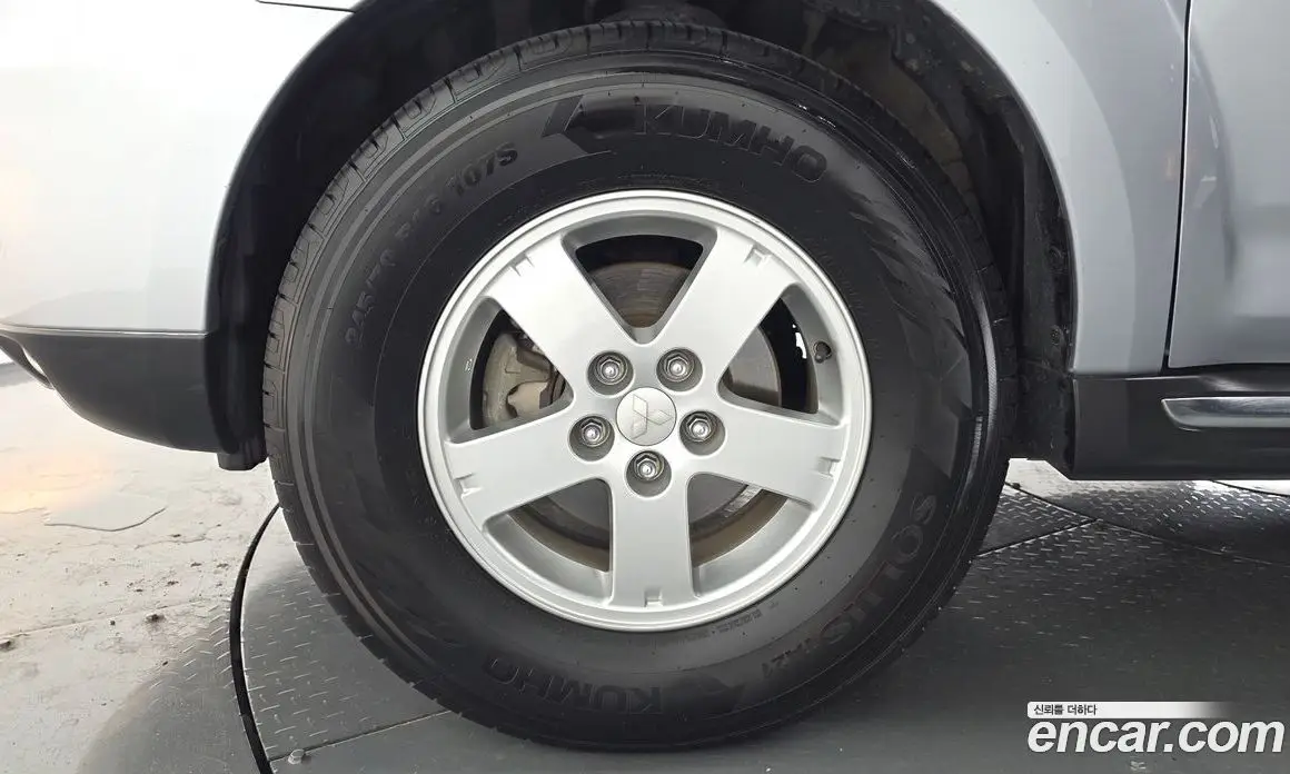 Mitsubishi Outlander 2010 2.4 автомат (гидро), фото 5 Mitsubishi Outlander 2010 2.4 автомат (гидро), фото 5