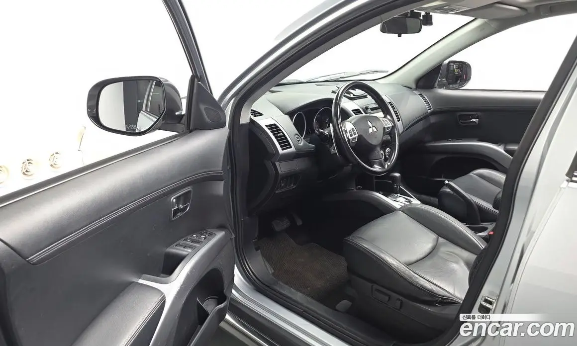 Mitsubishi Outlander 2010 2.4 автомат (гидро), фото 10 Mitsubishi Outlander 2010 2.4 автомат (гидро), фото 10