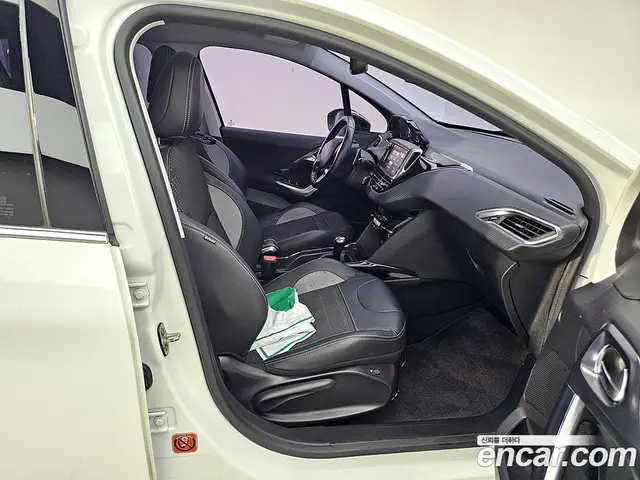 Peugeot 2008 2017 1.6 автомат (гидро), миниатюра 11 Peugeot 2008 2017 1.6 автомат (гидро), миниатюра 11