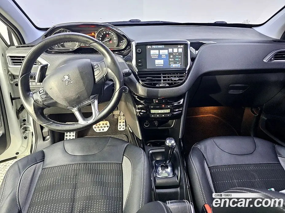 Peugeot 2008 2017 1.6 автомат (гидро), фото 5 Peugeot 2008 2017 1.6 автомат (гидро), фото 5