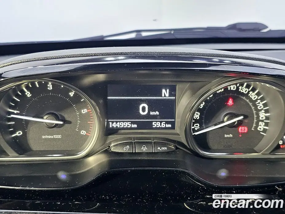 Peugeot 2008 2017 1.6 автомат (гидро), фото 7 Peugeot 2008 2017 1.6 автомат (гидро), фото 7