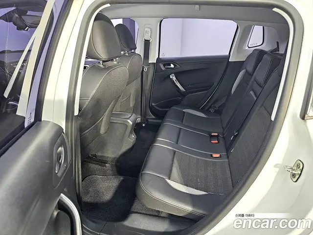 Peugeot 2008 2017 1.6 автомат (гидро), миниатюра 9 Peugeot 2008 2017 1.6 автомат (гидро), миниатюра 9