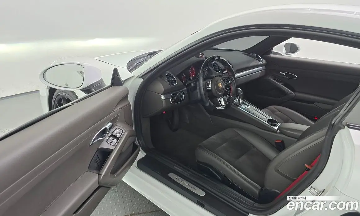 Porsche 718 2017 2.0 автомат (гидро), фото 12 Porsche 718 2017 2.0 автомат (гидро), фото 12