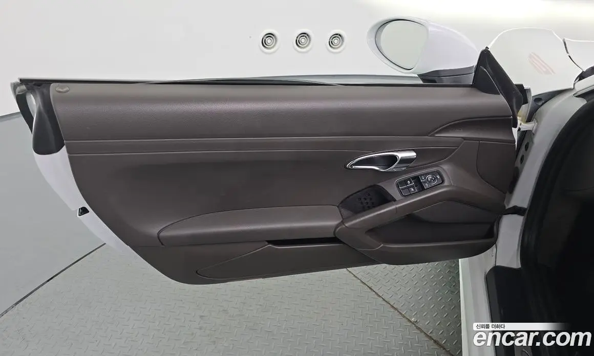 Porsche 718 2017 2.0 автомат (гидро), фото 14 Porsche 718 2017 2.0 автомат (гидро), фото 14