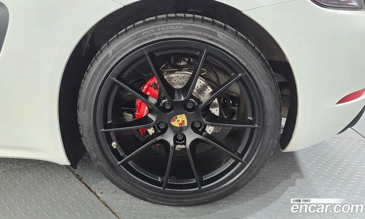 Porsche 718 2017 2.0 автомат (гидро), фото 6 Porsche 718 2017 2.0 автомат (гидро), фото 6