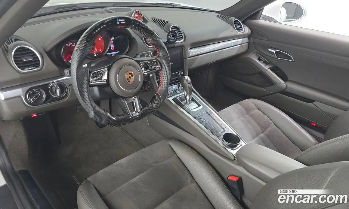 Porsche 718 2017 2.0 автомат (гидро), фото 9 Porsche 718 2017 2.0 автомат (гидро), фото 9