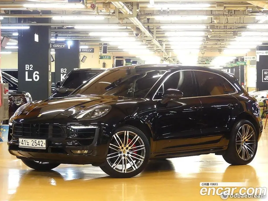 Porsche Macan 2018 3.0 автомат (гидро), фото 1 Porsche Macan 2018 3.0 автомат (гидро), фото 1