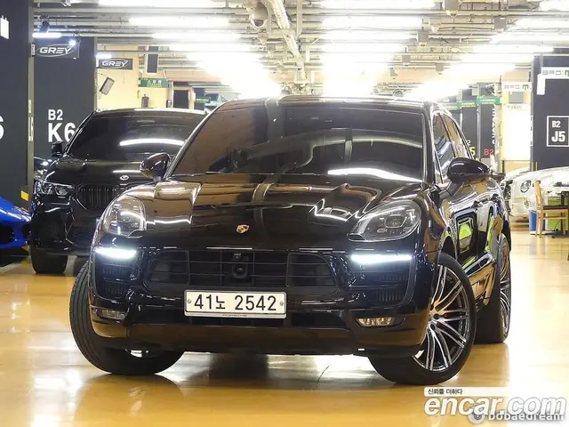 Porsche Macan 2018 3.0 автомат (гидро), миниатюра 3 Porsche Macan 2018 3.0 автомат (гидро), миниатюра 3