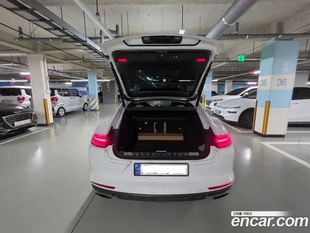 Porsche Panamera 2018 3.0 автомат (гидро), миниатюра 4 Porsche Panamera 2018 3.0 автомат (гидро), миниатюра 4