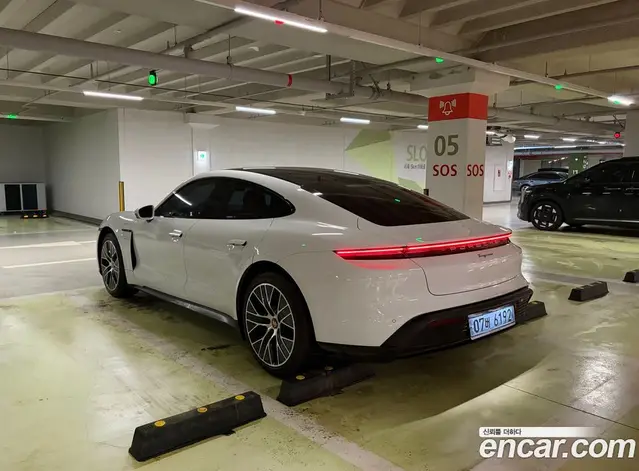 Porsche Taycan 2022 1.0 автомат (гидро), миниатюра 2 Porsche Taycan 2022 1.0 автомат (гидро), миниатюра 2