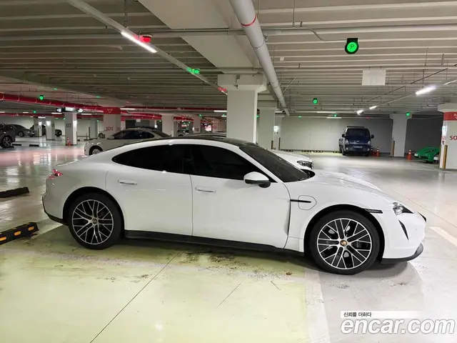 Porsche Taycan 2022 1.0 автомат (гидро), миниатюра 7 Porsche Taycan 2022 1.0 автомат (гидро), миниатюра 7