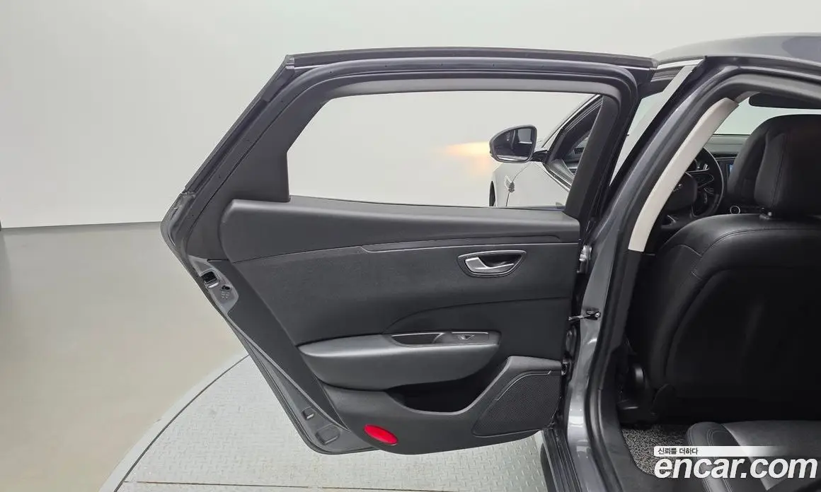 Renault (Samsung) SM6 2018 2.0 автомат (гидро), фото 15 Renault (Samsung) SM6 2018 2.0 автомат (гидро), фото 15