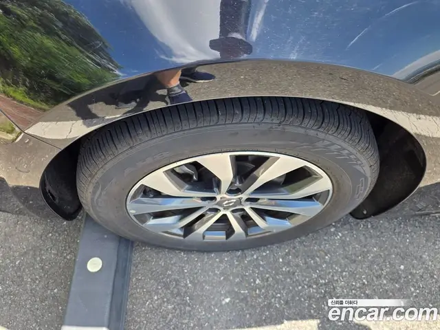 Renault (Samsung) SM6 2023 1.3 автомат (гидро), миниатюра 12 Renault (Samsung) SM6 2023 1.3 автомат (гидро), миниатюра 12
