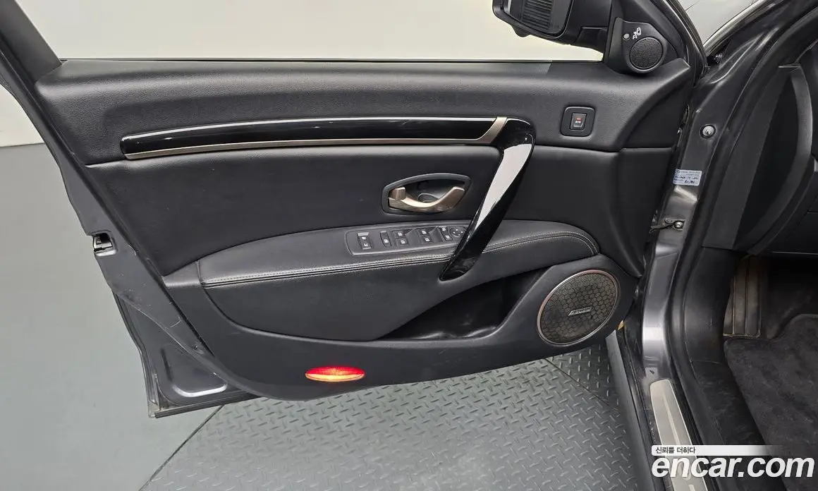 Renault (Samsung) SM7 2015 2.5 автомат (гидро), фото 14 Renault (Samsung) SM7 2015 2.5 автомат (гидро), фото 14