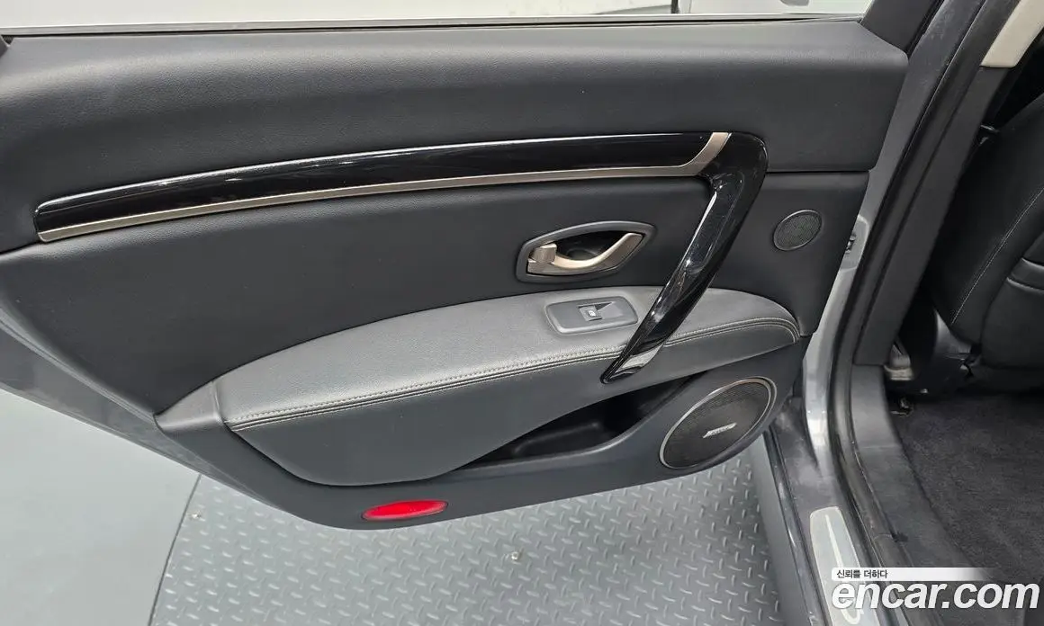 Renault (Samsung) SM7 2015 2.5 автомат (гидро), фото 15 Renault (Samsung) SM7 2015 2.5 автомат (гидро), фото 15