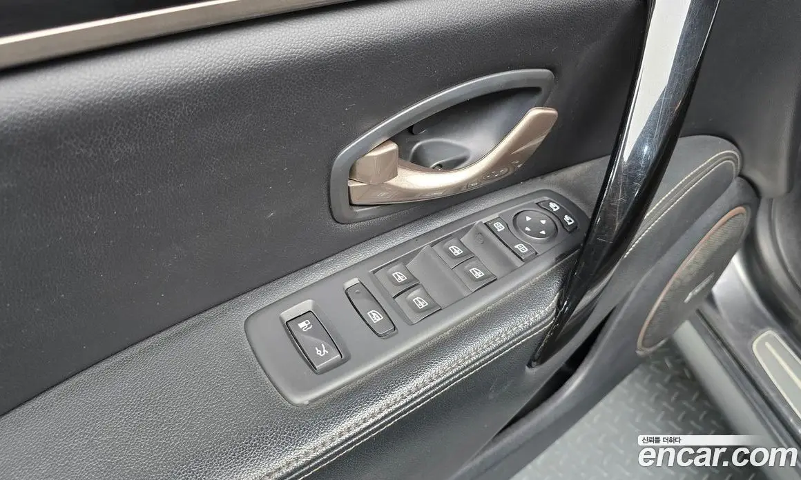 Renault (Samsung) SM7 2015 2.5 автомат (гидро), фото 28 Renault (Samsung) SM7 2015 2.5 автомат (гидро), фото 28