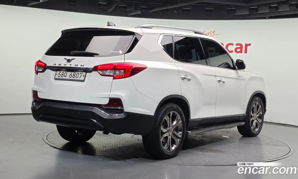 SsangYong Rexton 2017 2.2 автомат (гидро), фото 2 SsangYong Rexton 2017 2.2 автомат (гидро), фото 2