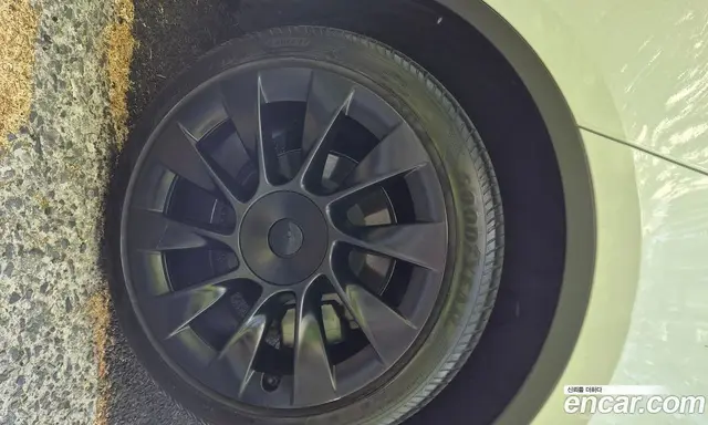Tesla Model Y 2022 автомат (гидро), миниатюра 11 Tesla Model Y 2022 автомат (гидро), миниатюра 11