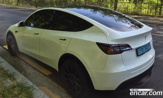 Tesla Model Y 2022 автомат (гидро), миниатюра 12