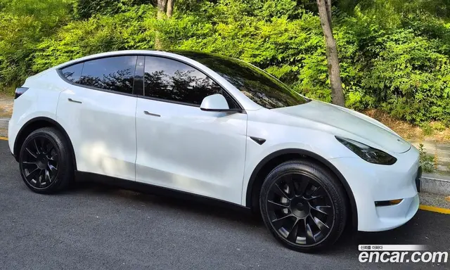 Tesla Model Y 2022 автомат (гидро), миниатюра 4 Tesla Model Y 2022 автомат (гидро), миниатюра 4