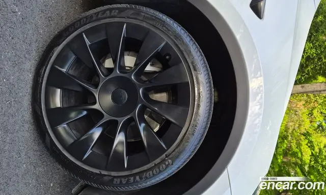 Tesla Model Y 2022 автомат (гидро), миниатюра 5 Tesla Model Y 2022 автомат (гидро), миниатюра 5