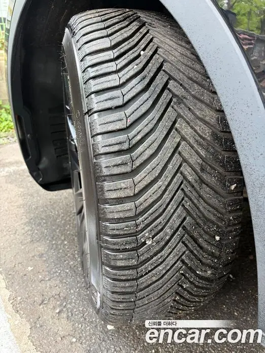 Tesla Model Y 2022 автомат (гидро), миниатюра 12