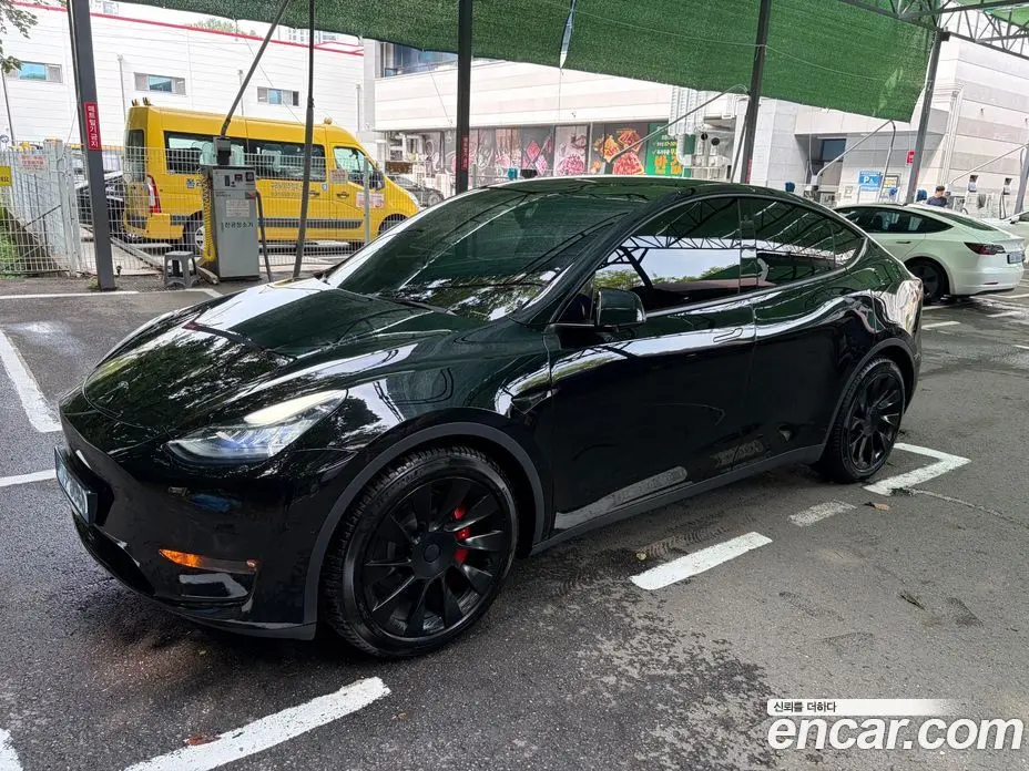 Tesla Model Y 2022 автомат (гидро), фото 4 Tesla Model Y 2022 автомат (гидро), фото 4