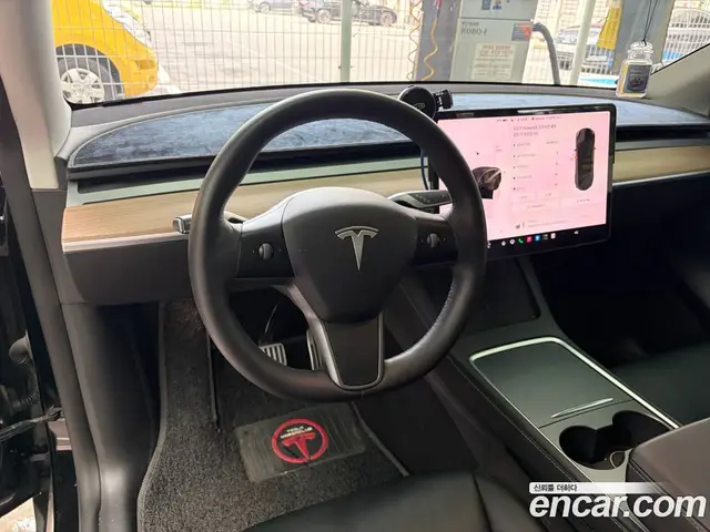 Tesla Model Y 2022 автомат (гидро), миниатюра 8 Tesla Model Y 2022 автомат (гидро), миниатюра 8