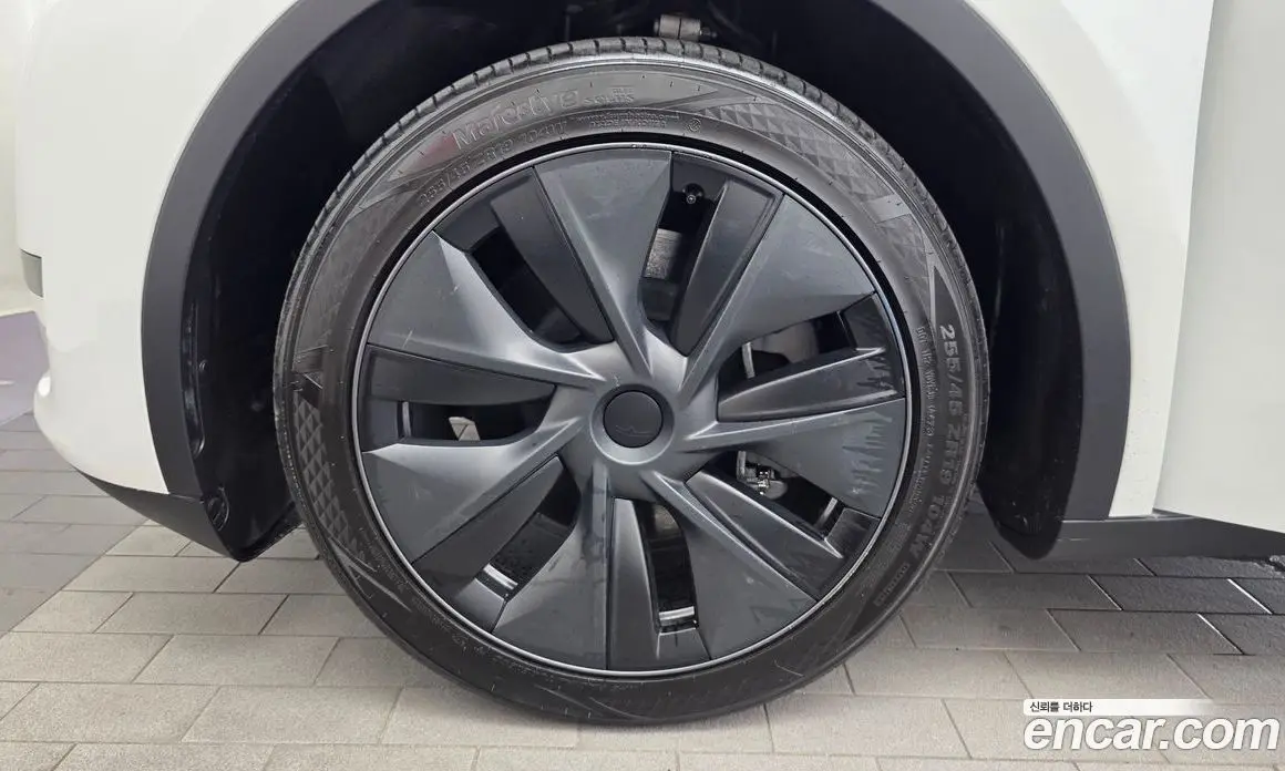 Tesla Model Y 2024 0.2 автомат (гидро), фото 5 Tesla Model Y 2024 0.2 автомат (гидро), фото 5
