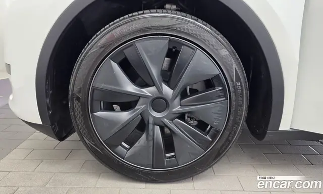 Tesla Model Y 2024 0.2 автомат (гидро), миниатюра 5 Tesla Model Y 2024 0.2 автомат (гидро), миниатюра 5
