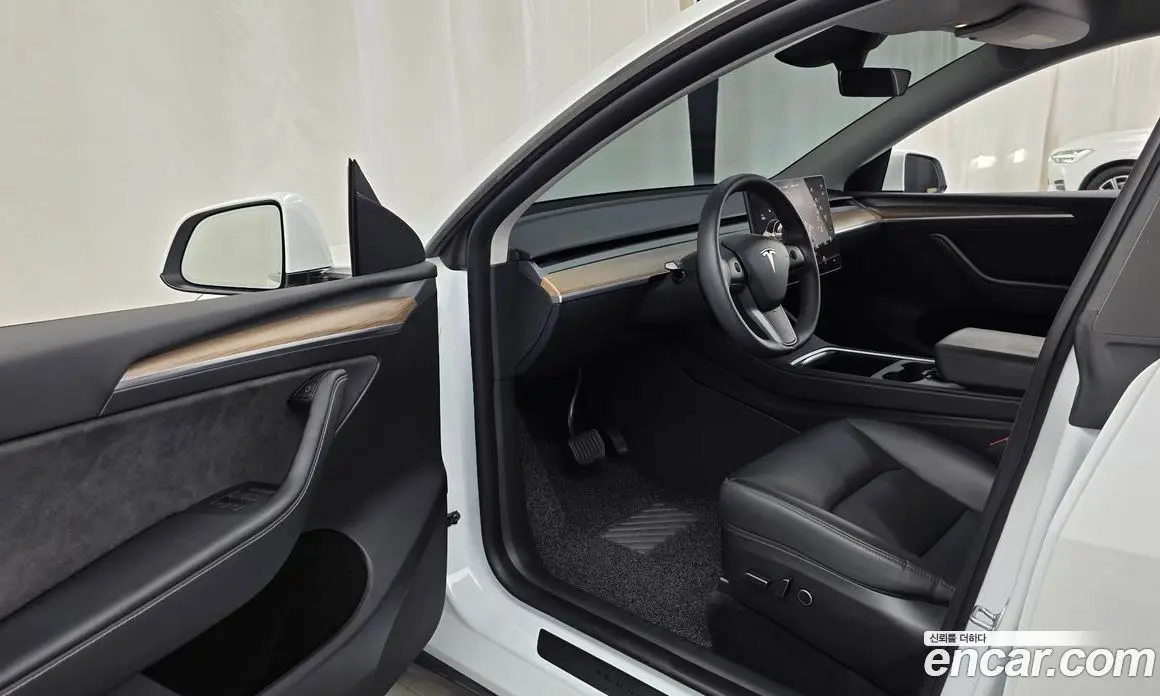 Tesla Model Y 2024 0.2 автомат (гидро), фото 10 Tesla Model Y 2024 0.2 автомат (гидро), фото 10