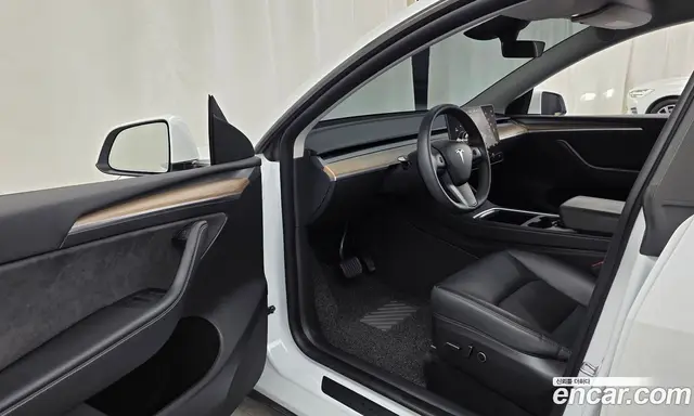 Tesla Model Y 2024 0.2 автомат (гидро), миниатюра 10 Tesla Model Y 2024 0.2 автомат (гидро), миниатюра 10