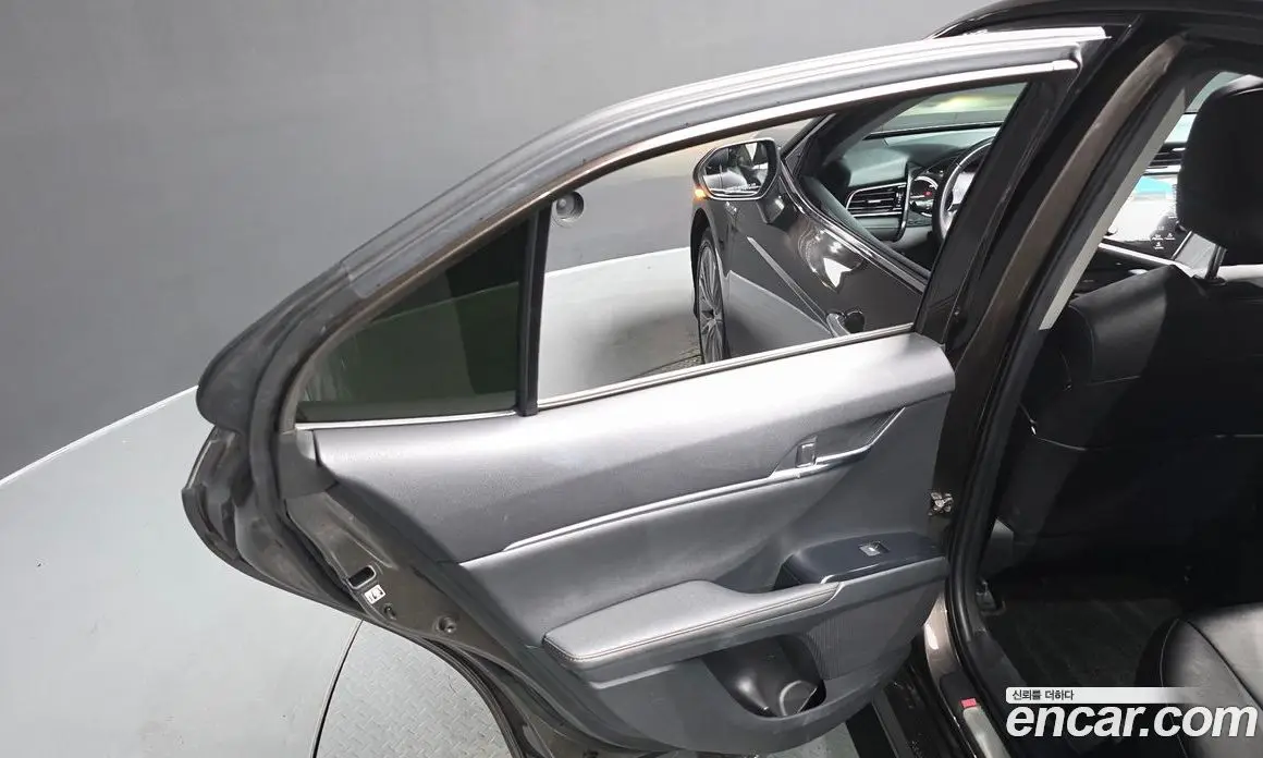 Toyota Camry 2018 2.5 автомат (гидро), фото 15 Toyota Camry 2018 2.5 автомат (гидро), фото 15