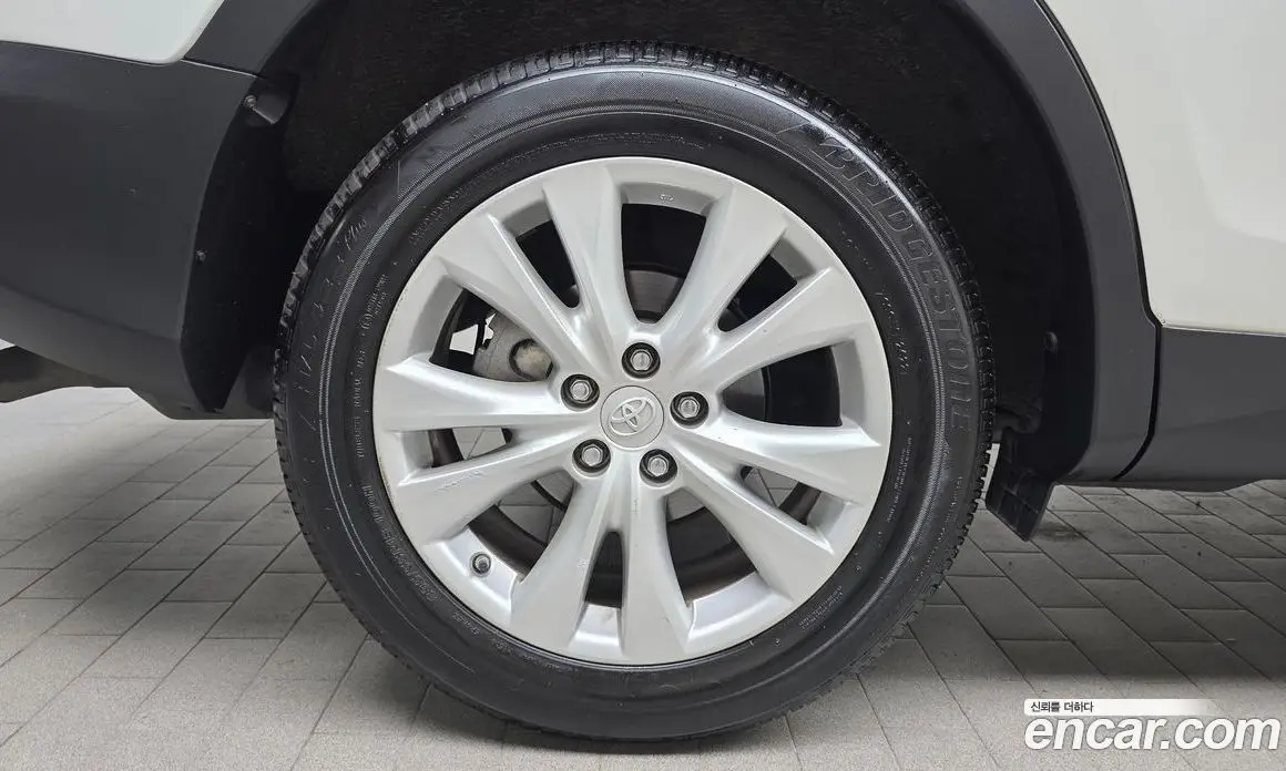 Toyota RAV4 2014 2.5 автомат (гидро), фото 5 Toyota RAV4 2014 2.5 автомат (гидро), фото 5