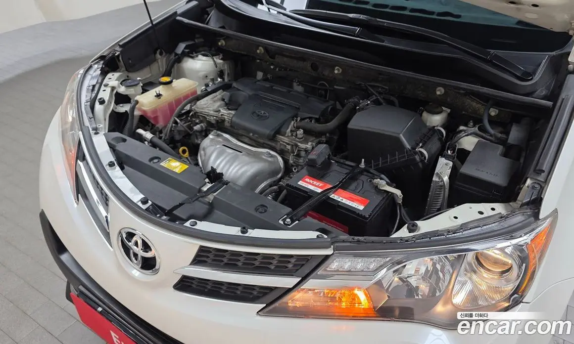 Toyota RAV4 2014 2.5 автомат (гидро), фото 6 Toyota RAV4 2014 2.5 автомат (гидро), фото 6