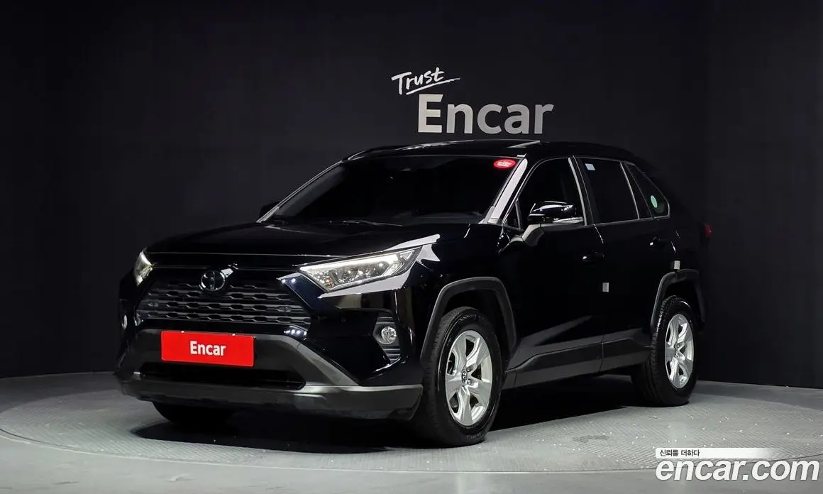 Toyota RAV4 2019 2.5 автомат (гидро), фото 1 Toyota RAV4 2019 2.5 автомат (гидро), фото 1