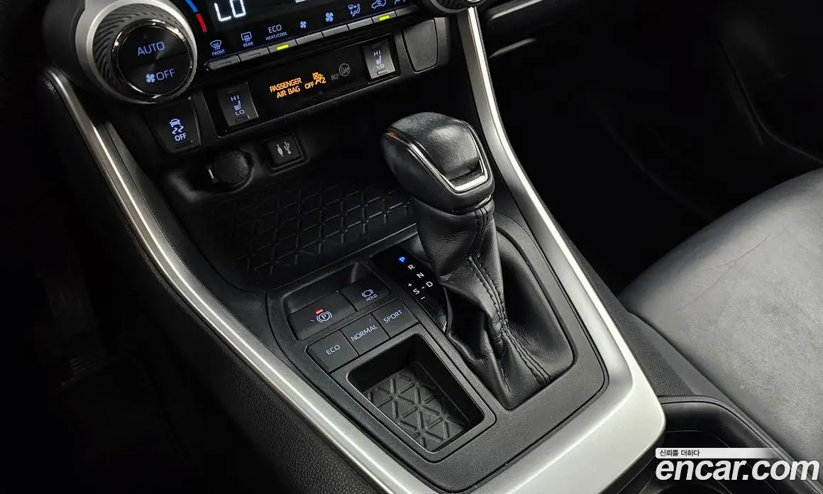 Toyota RAV4 2019 2.5 автомат (гидро), фото 12 Toyota RAV4 2019 2.5 автомат (гидро), фото 12