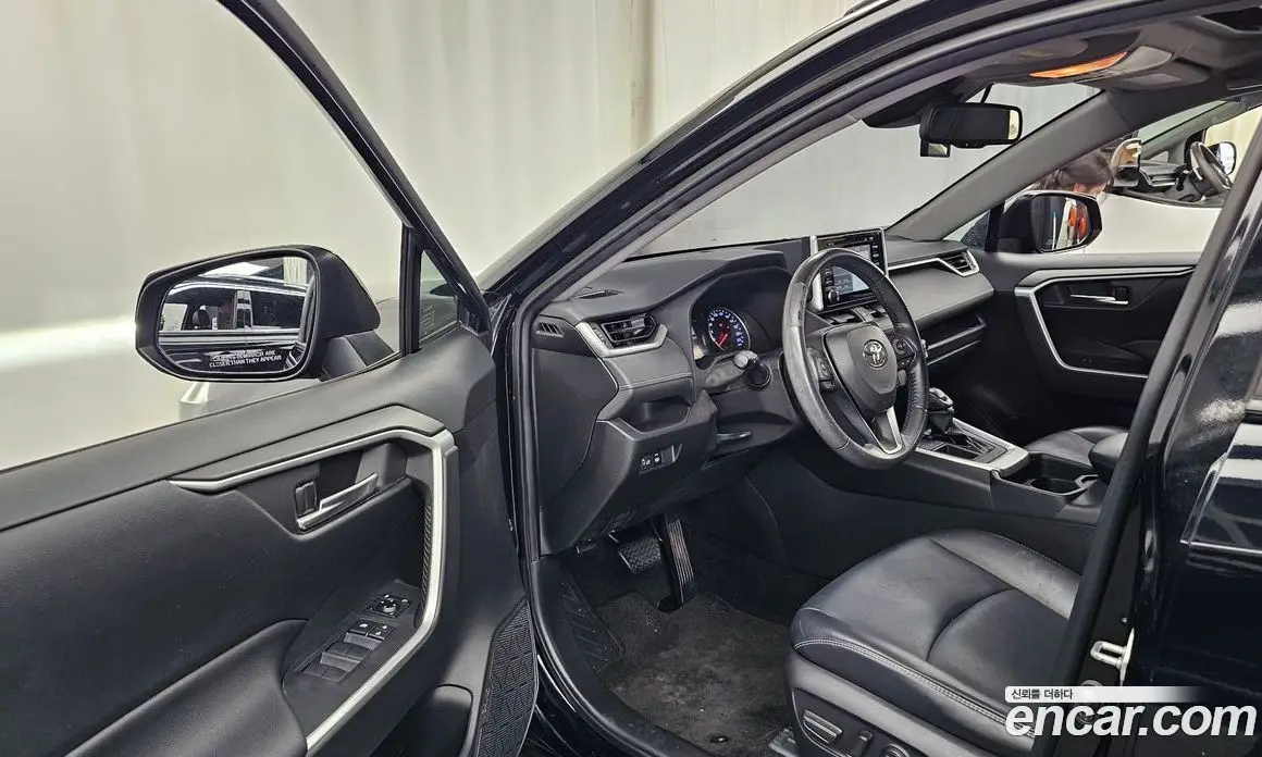 Toyota RAV4 2019 2.5 автомат (гидро), фото 13 Toyota RAV4 2019 2.5 автомат (гидро), фото 13