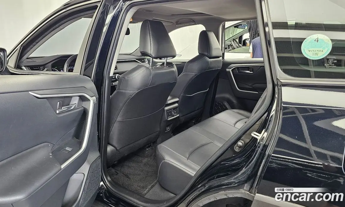 Toyota RAV4 2019 2.5 автомат (гидро), фото 16 Toyota RAV4 2019 2.5 автомат (гидро), фото 16