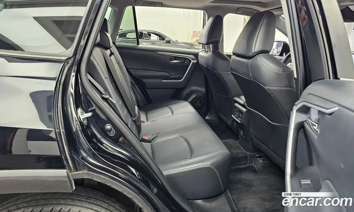 Toyota RAV4 2019 2.5 автомат (гидро), фото 18 Toyota RAV4 2019 2.5 автомат (гидро), фото 18