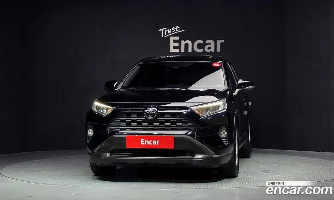 Toyota RAV4 2019 2.5 автомат (гидро), фото 3 Toyota RAV4 2019 2.5 автомат (гидро), фото 3