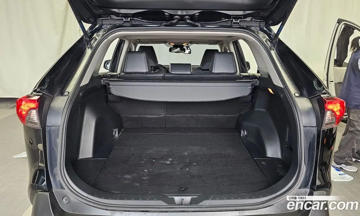 Toyota RAV4 2019 2.5 автомат (гидро), фото 26 Toyota RAV4 2019 2.5 автомат (гидро), фото 26